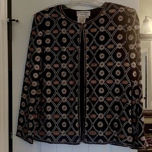 Beautiful Black and Gold Shell Medium